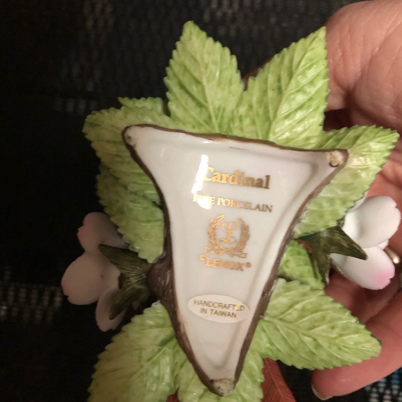 Lenox Cardinal Porcelain Sculpture- 532 $30 or $25 w/offer - Picture 2 of 5